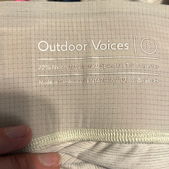 Outdoor Voices Coyote Atmosphere TechSweat Capri Pants, size Small - Picture 6 of 7